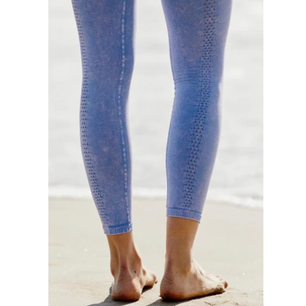 Free People Movement High Rise 7/8 Length Good Karma Leggings, Vintage Blue NWOT - Picture 4 of 8